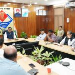 प्रदेश सरकार और डीआरएम मुरादाबाद संग्रह मौर्य के मध्य सामंजस्य बैठक हुयी